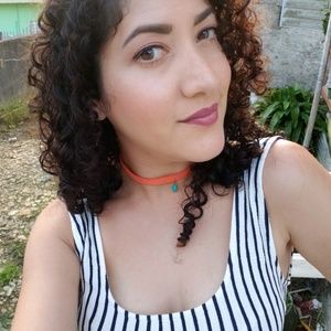 Meet your Posher, Omayra